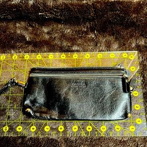 Danier wallet